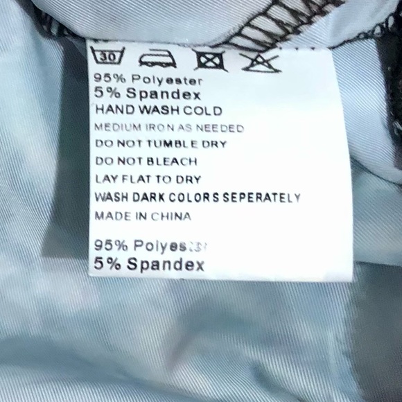 Meaner Lightweight Windbreaker with Hood Size Medium - Picture 13 of 13